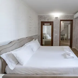 https://home-holiday-rome-2-floor.it-romehotels.com