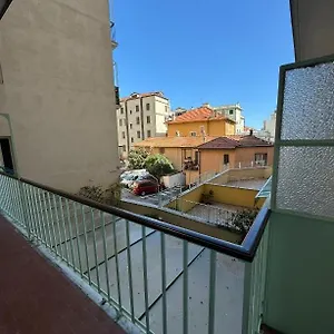 Villa Casa Benedetta Nuovo Bilocale 100 Metri Dal Mare, Alassio