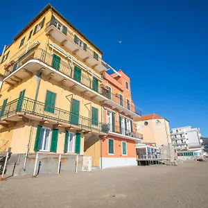 Appartamento La Casa Sulla - On The Beach- Happy, Alassio